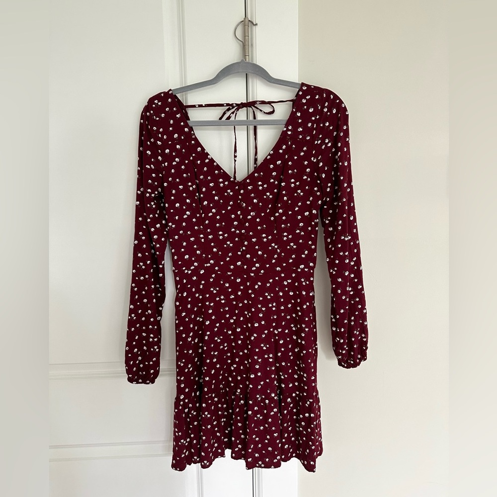 hollister burgundy long sleeved floral mini dress